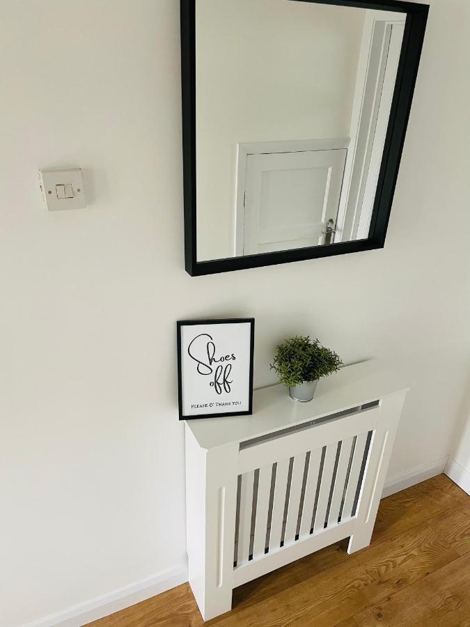 Wolverhampton Large 3 Bedrooms 5 Bed House Perfect For Short & Long Stays Contractors Business Nhs Insurance 1 Bathroom And Separate Wc Private Garden Driveway For 2 Large Vehicles Close To City Centre M6 M54 And Walsall Willenhall Cannock Property Ngoại thất bức ảnh